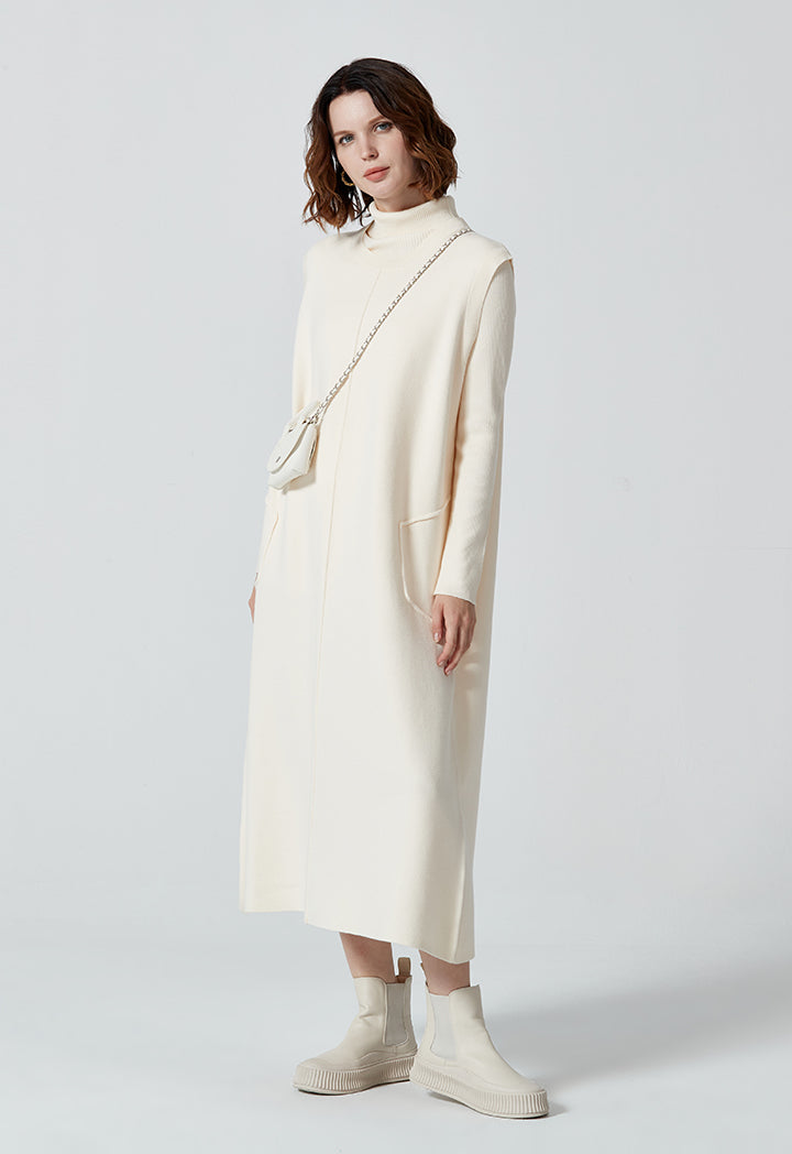 Crew Neck Pin Tucked Solid Knitted Dress