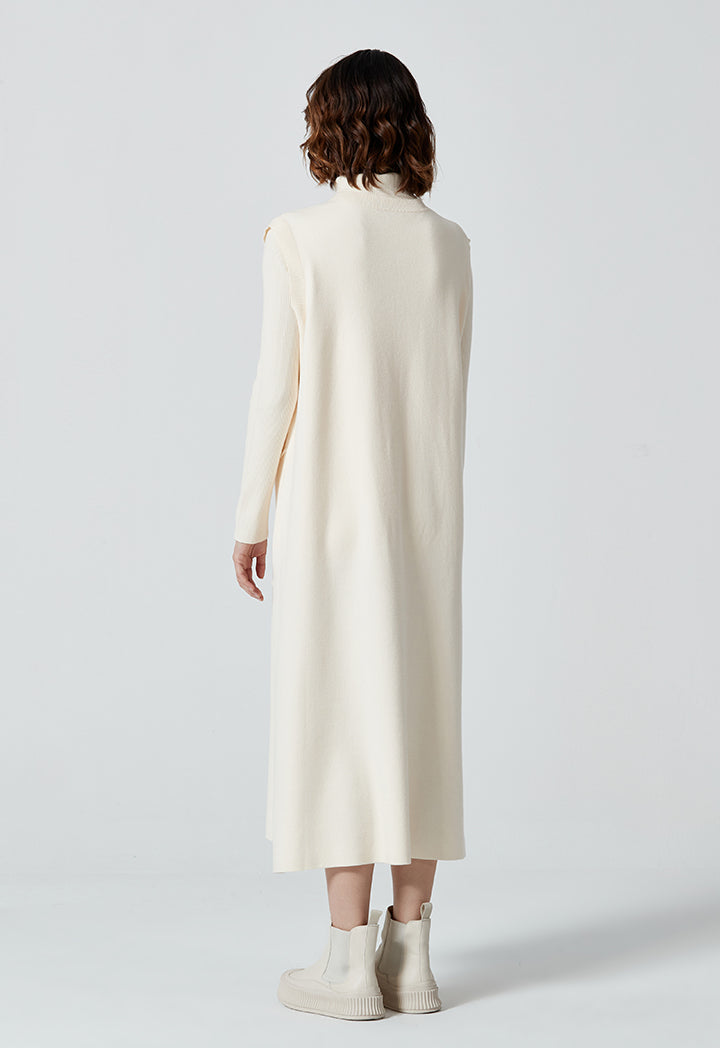 Crew Neck Pin Tucked Solid Knitted Dress