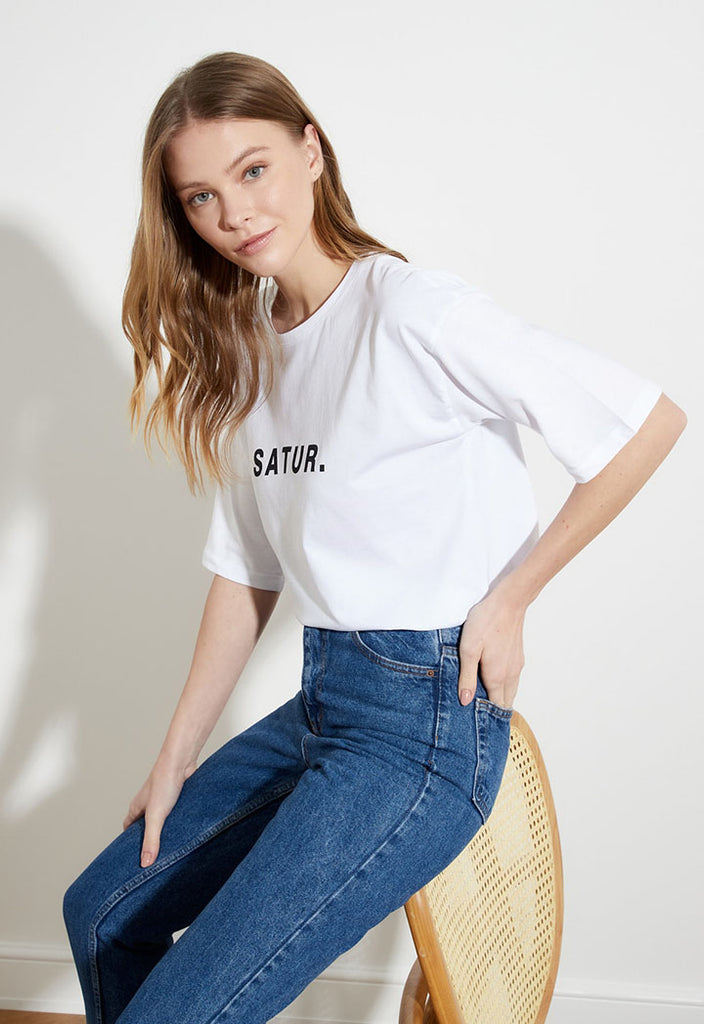Satur Text T-Shirt – ZAY